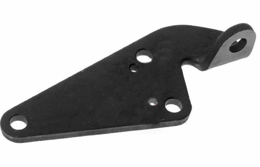 Кронштейн правый двигателя 260-1001022